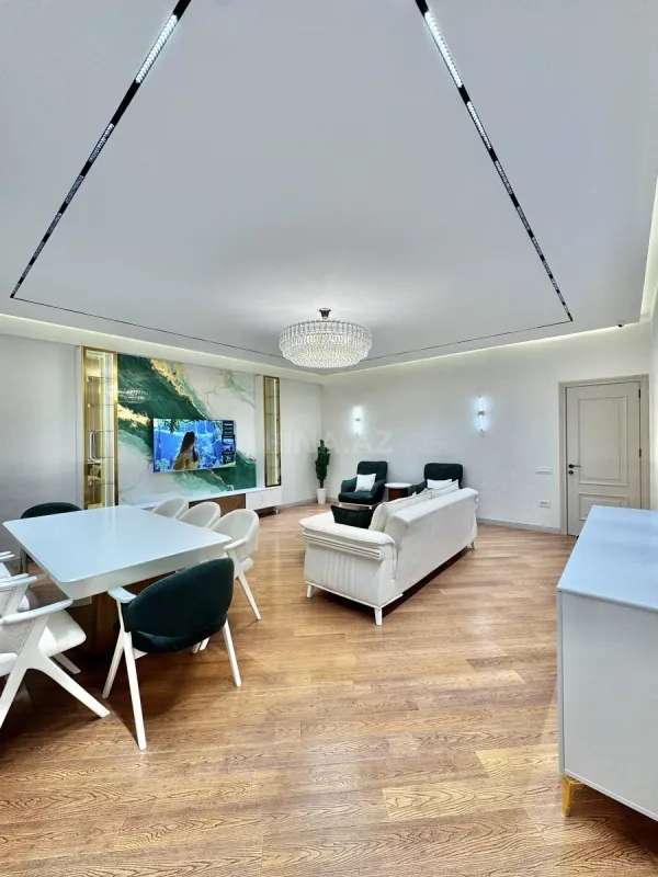 Satılır 4 otaqlı mənzil 145 m²