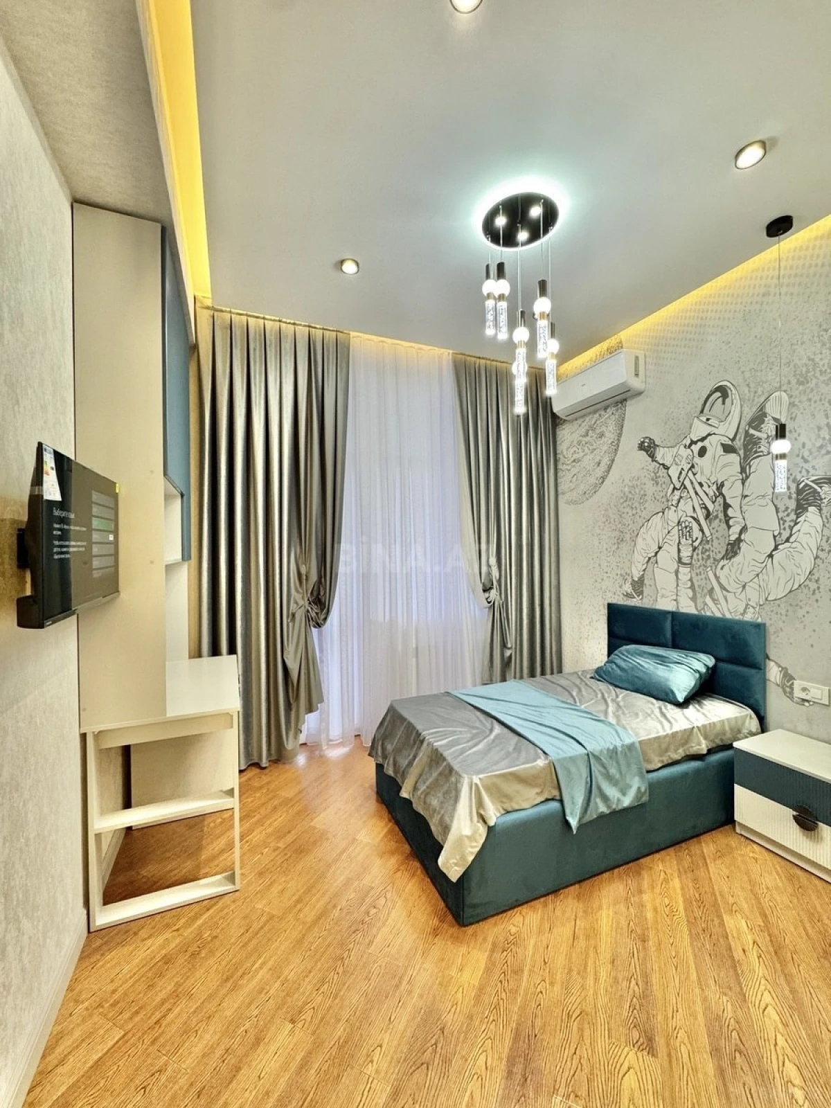 Satılır 4 otaqlı mənzil 145 m²