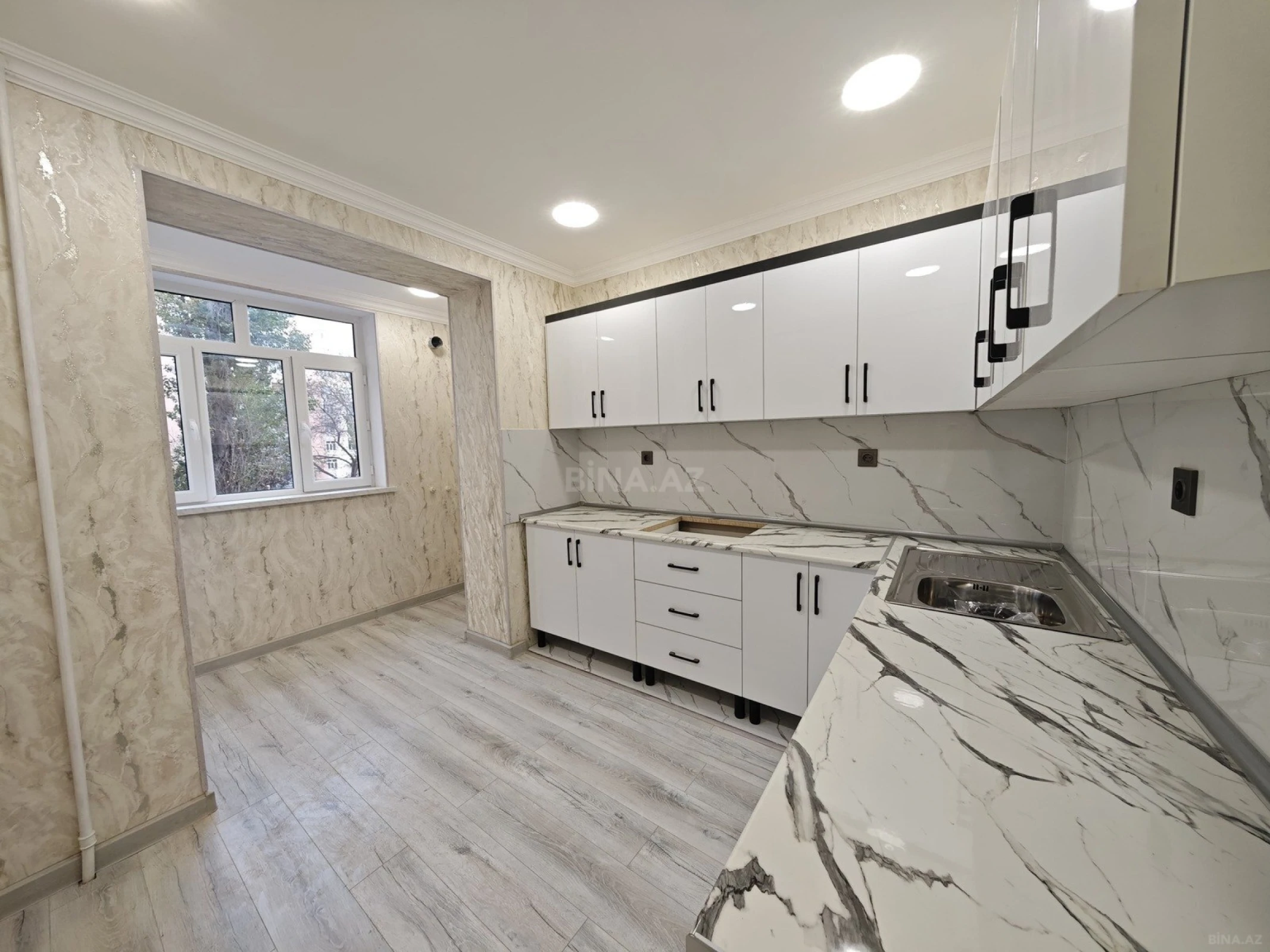 Satılır 3 otaqlı mənzil 80 m²