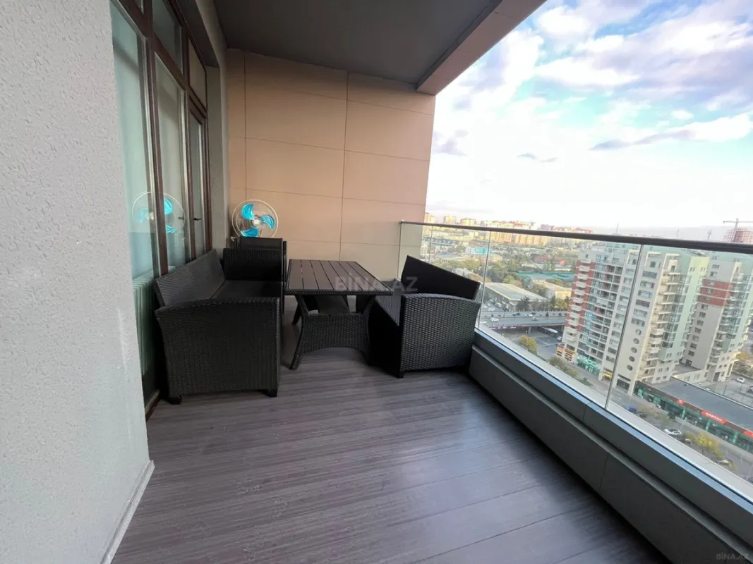 Kirayə verilir 3 otaqlı mənzil 148 m²