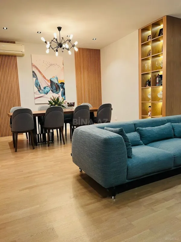 Kirayə verilir 3 otaqlı mənzil 148 m²