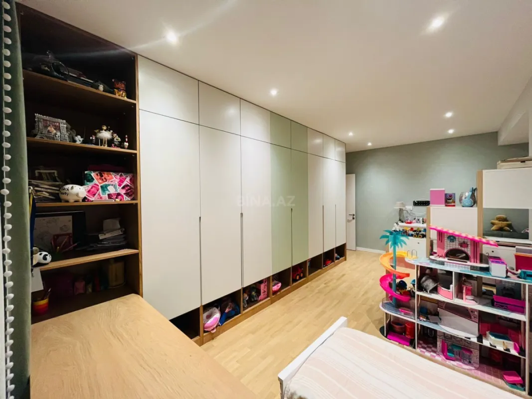 Kirayə verilir 3 otaqlı mənzil 148 m²