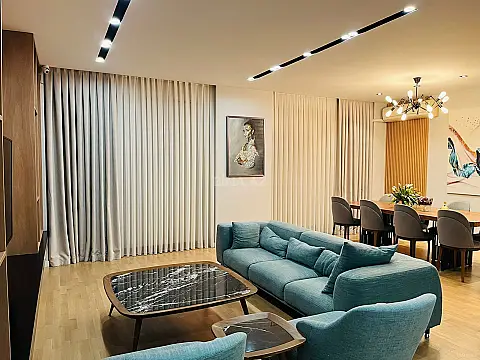 Kirayə verilir 3 otaqlı mənzil 148 m²