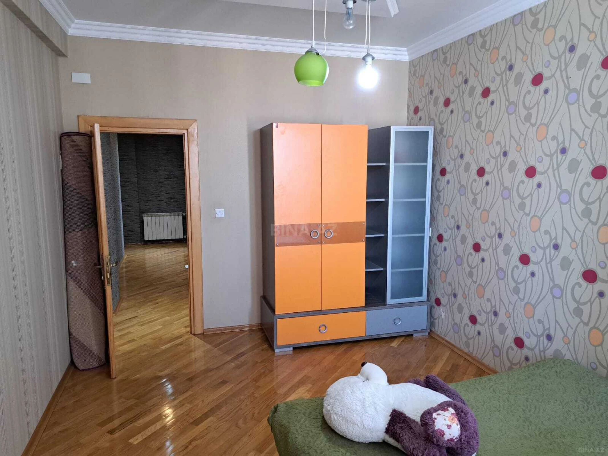 Satılır 3 otaqlı mənzil 140 m²