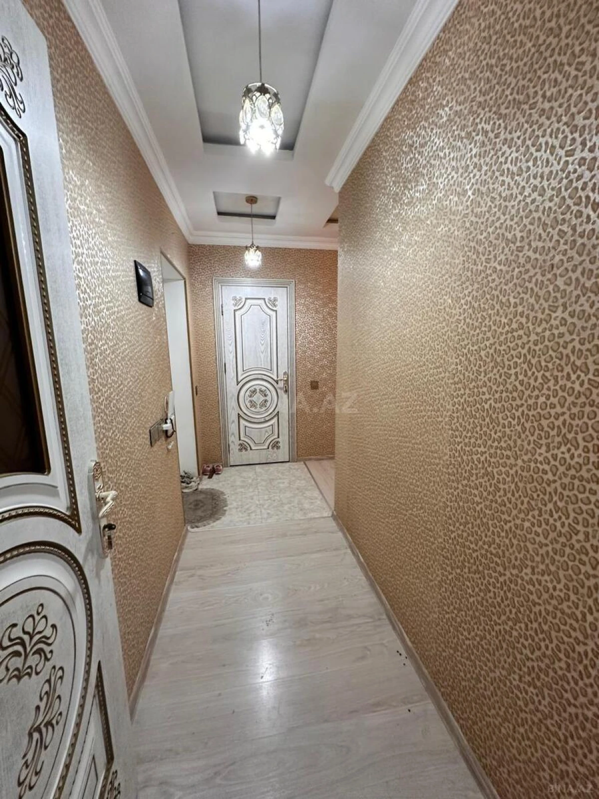 Satılır 3 otaqlı mənzil 92 m²