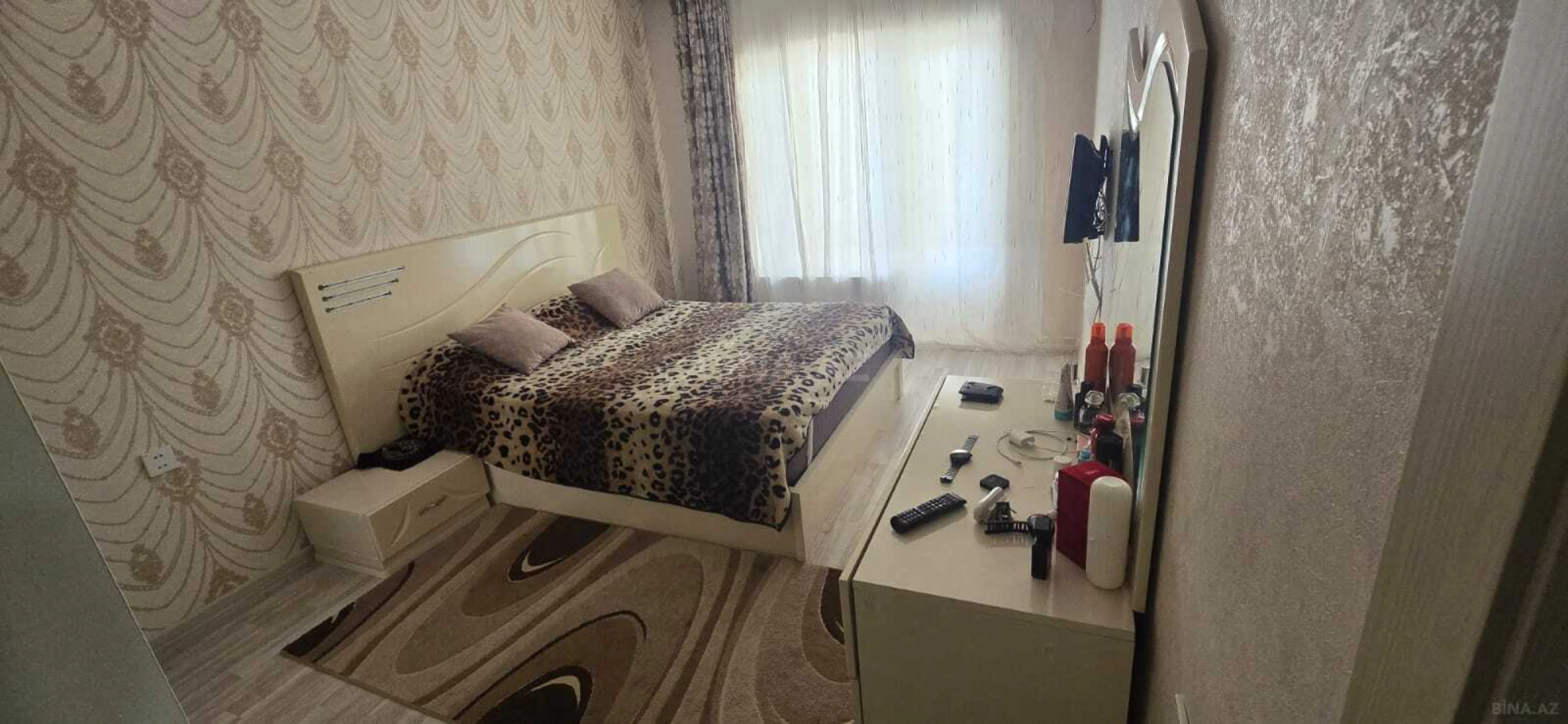 Satılır 5 otaqlı mənzil 120 m²