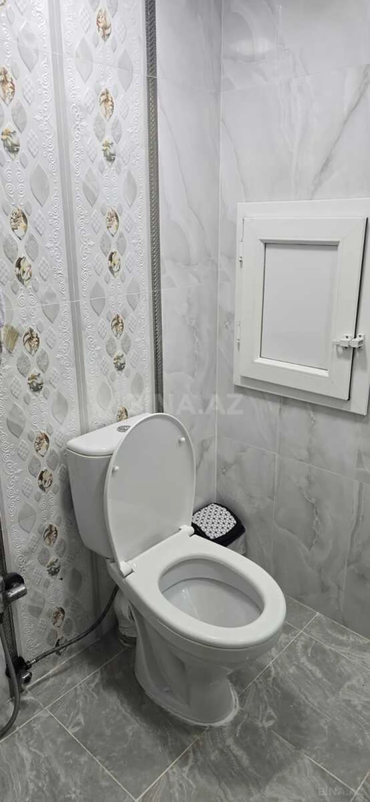 Satılır 5 otaqlı mənzil 120 m²