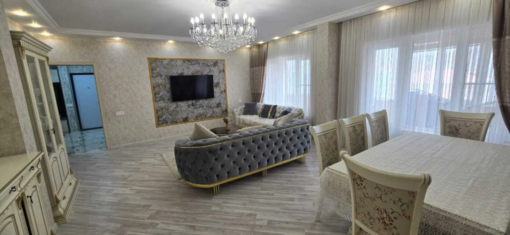 Satılır 5 otaqlı mənzil 120 m²