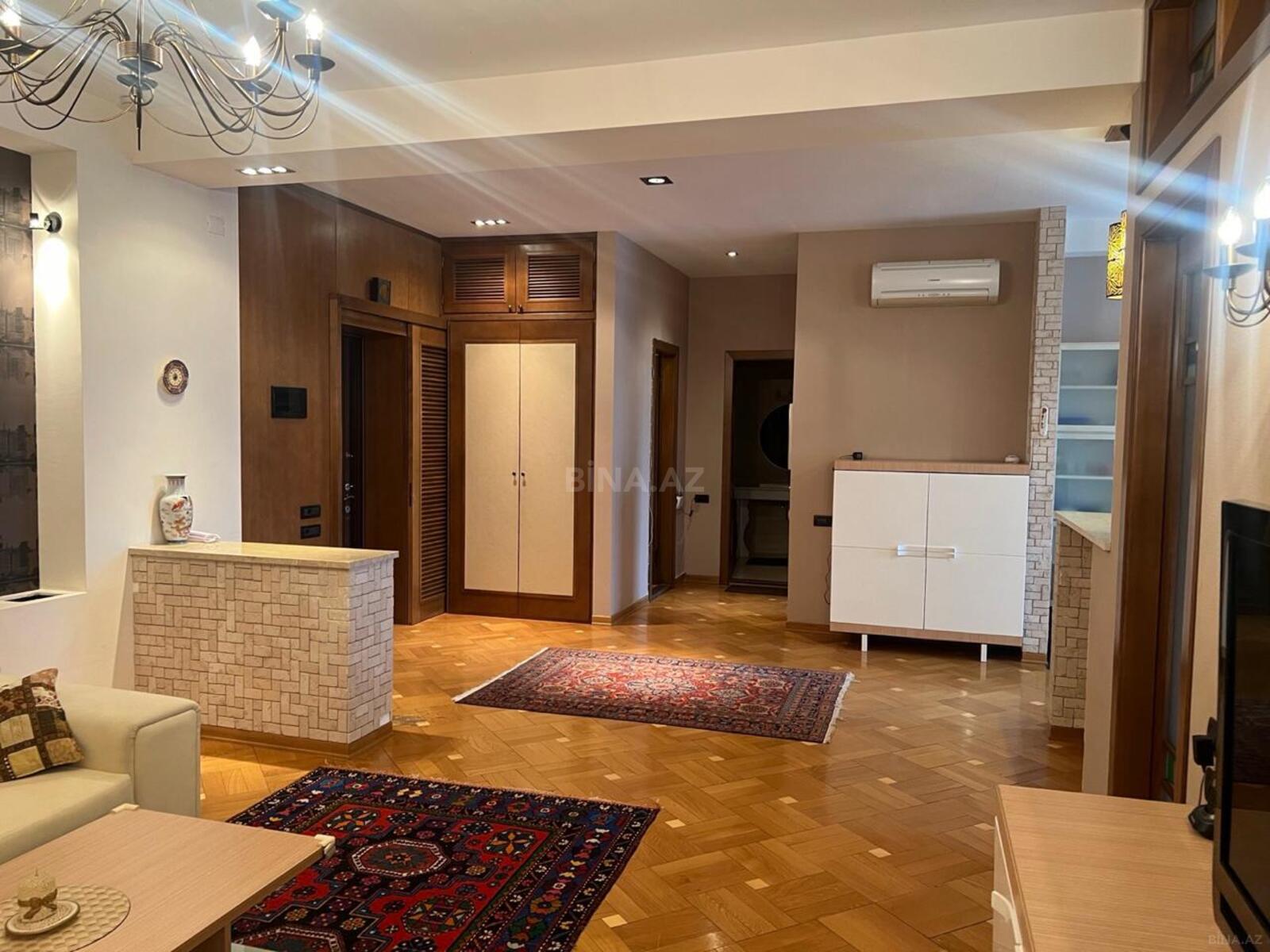 Kirayə verilir 3 otaqlı mənzil 120 m² — Bakı 3 otaq 120.00 m²