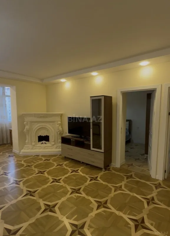 Satılır 4 otaqlı mənzil 110 m²