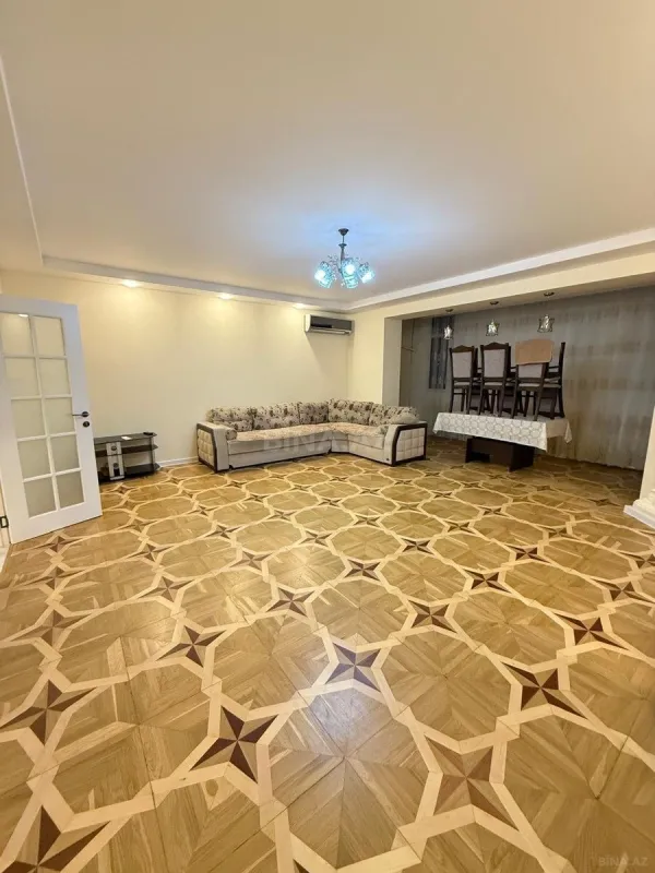 Satılır 4 otaqlı mənzil 110 m²