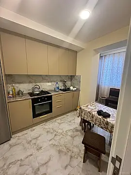 Satılır 4 otaqlı mənzil 110 m²