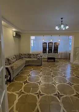 Satılır 4 otaqlı mənzil 110 m²