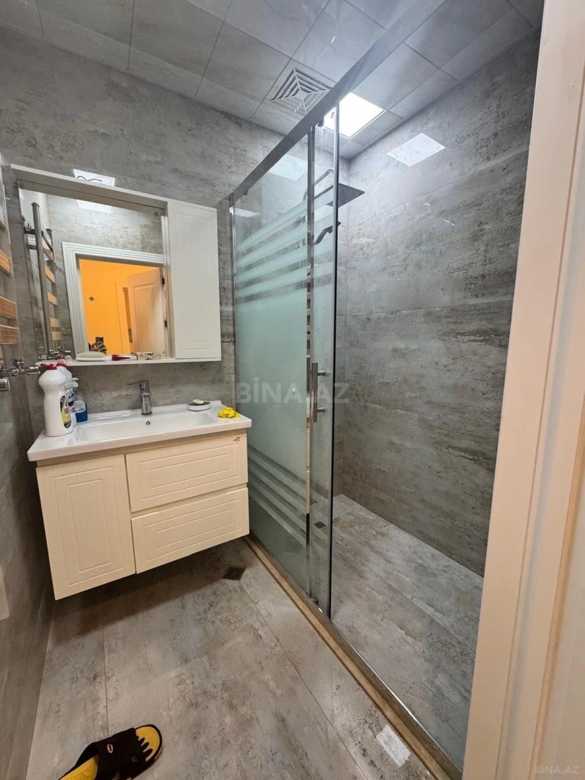 Satılır 4 otaqlı mənzil 110 m²