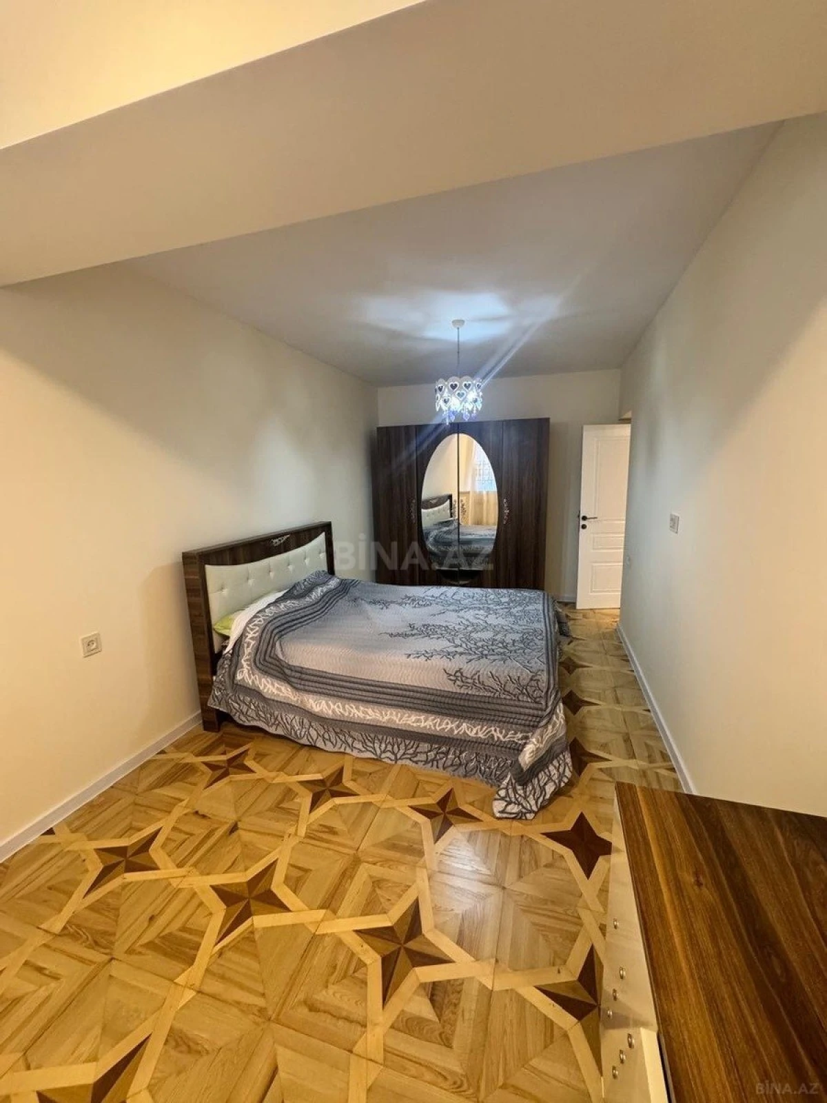 Satılır 4 otaqlı mənzil 110 m²