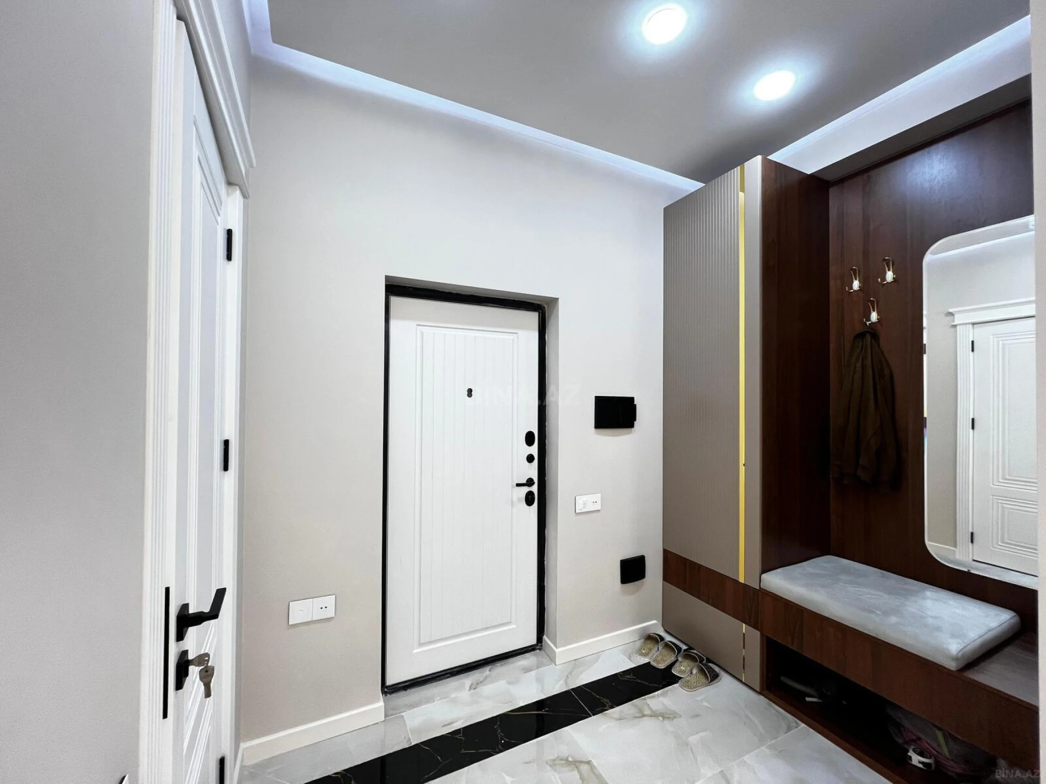 Satılır 2 otaqlı mənzil 57 m²