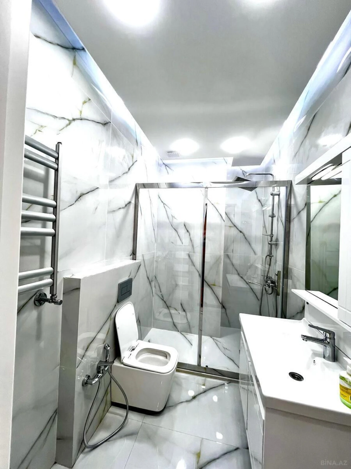 Satılır 2 otaqlı mənzil 57 m²