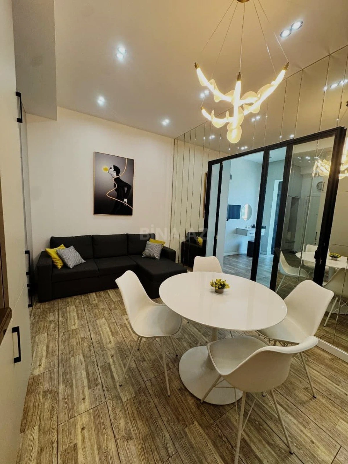 Kirayə verilir 2 otaqlı mənzil 60 m²