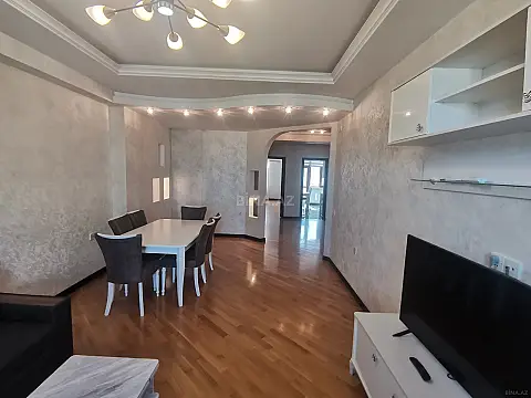 Kirayə verilir 3 otaqlı mənzil 117 m²