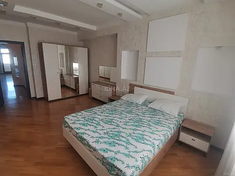 Kirayə verilir 3 otaqlı mənzil 117 m²