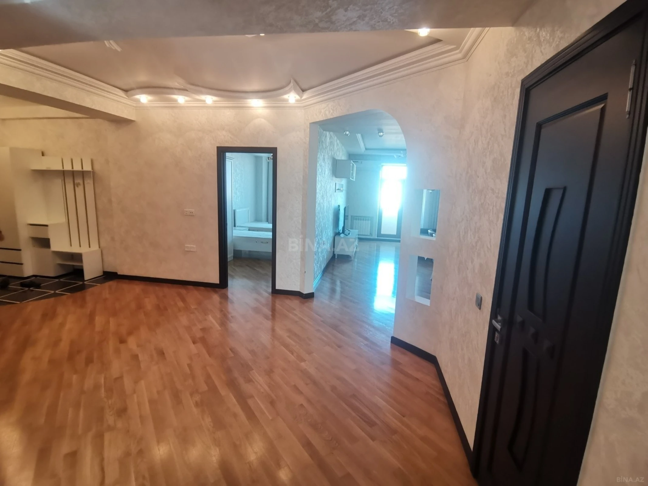 Kirayə verilir 3 otaqlı mənzil 117 m²