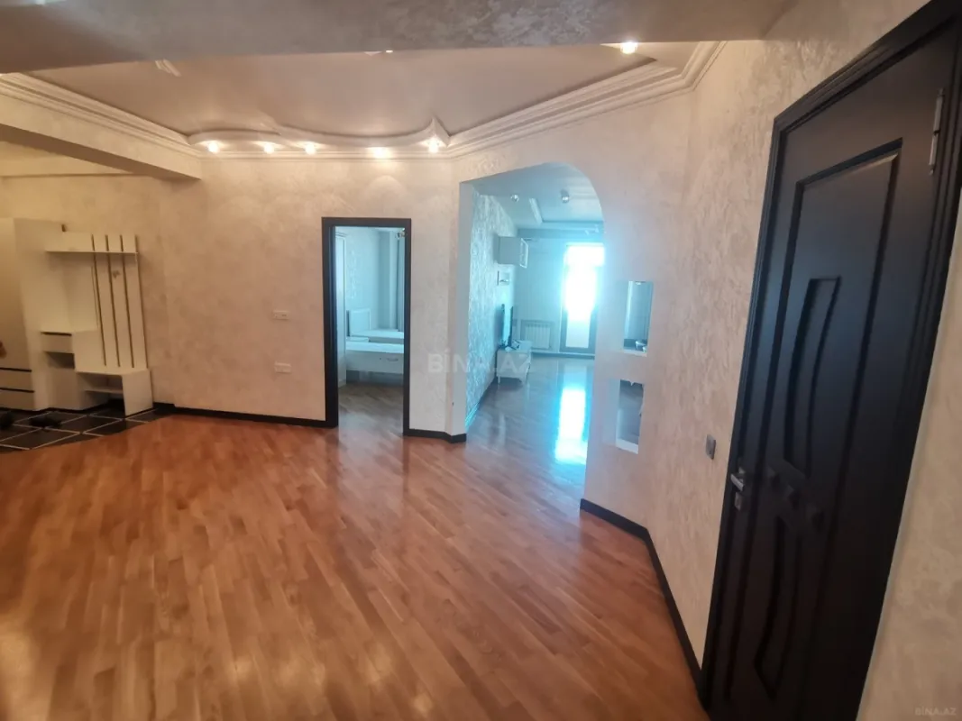 Kirayə verilir 3 otaqlı mənzil 117 m²