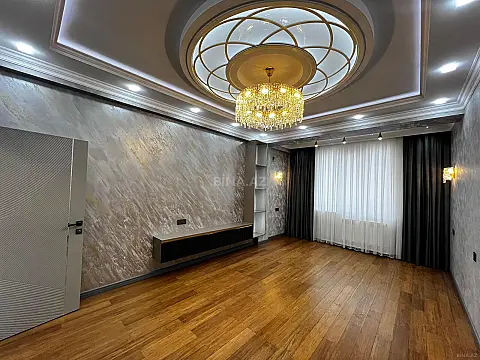 Satılır 3 otaqlı mənzil 125 m²