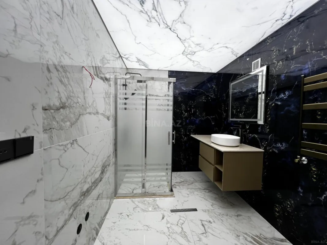 Satılır 3 otaqlı mənzil 125 m²