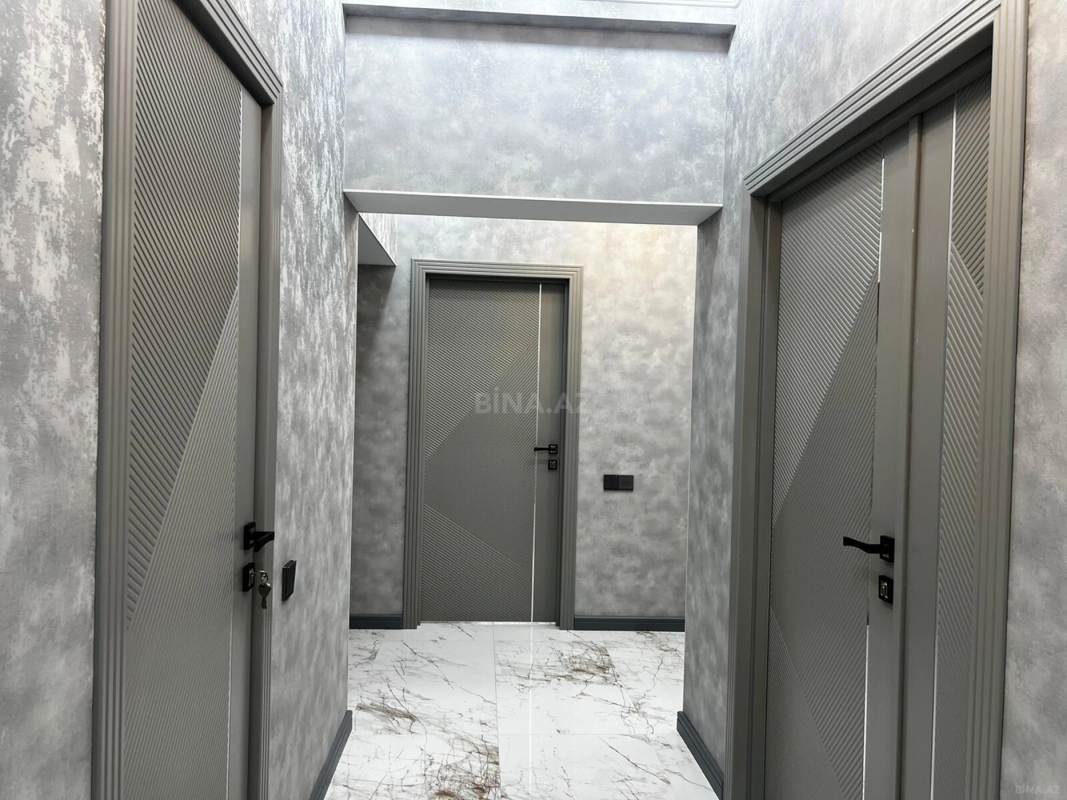 Satılır 3 otaqlı mənzil 125 m²