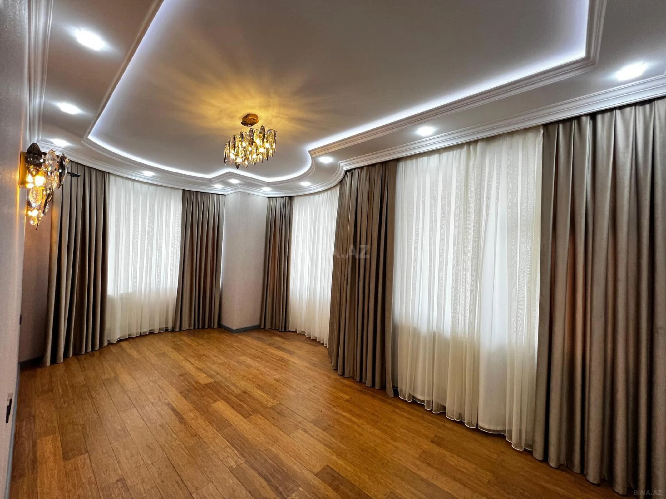 Satılır 3 otaqlı mənzil 125 m²
