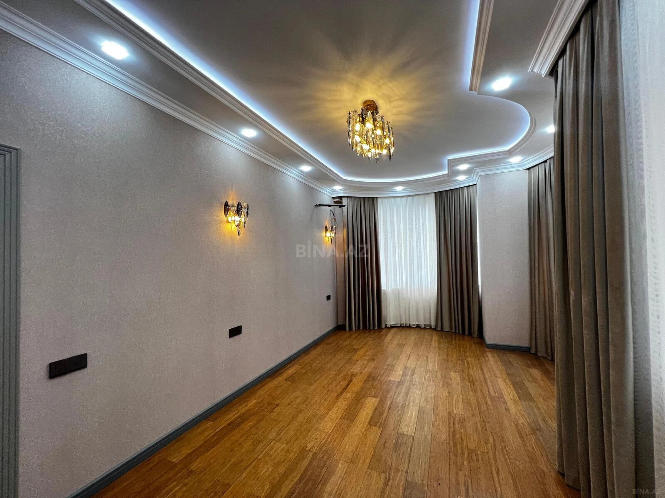 Satılır 3 otaqlı mənzil 125 m²