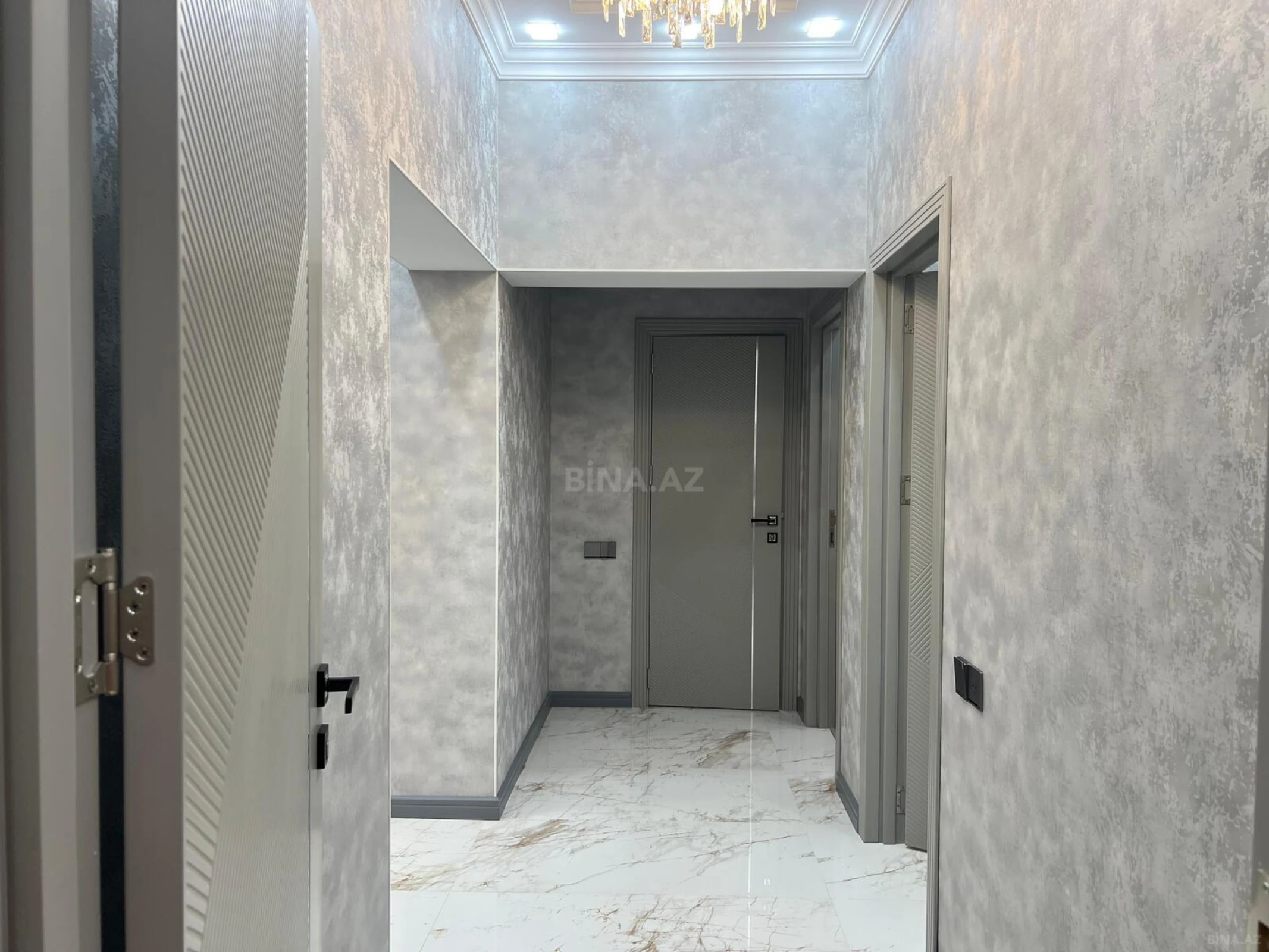 Satılır 3 otaqlı mənzil 125 m²