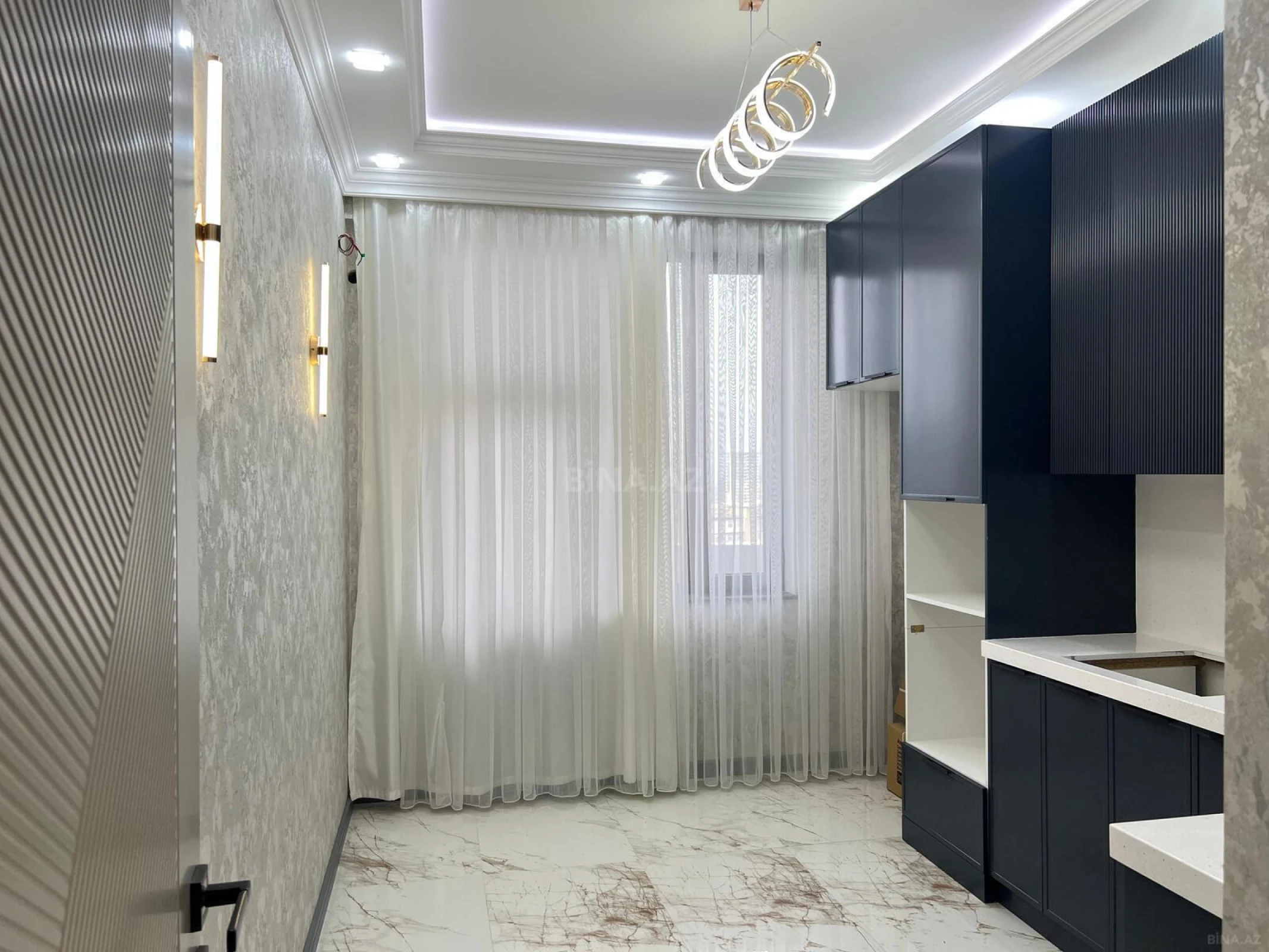 Satılır 3 otaqlı mənzil 125 m²