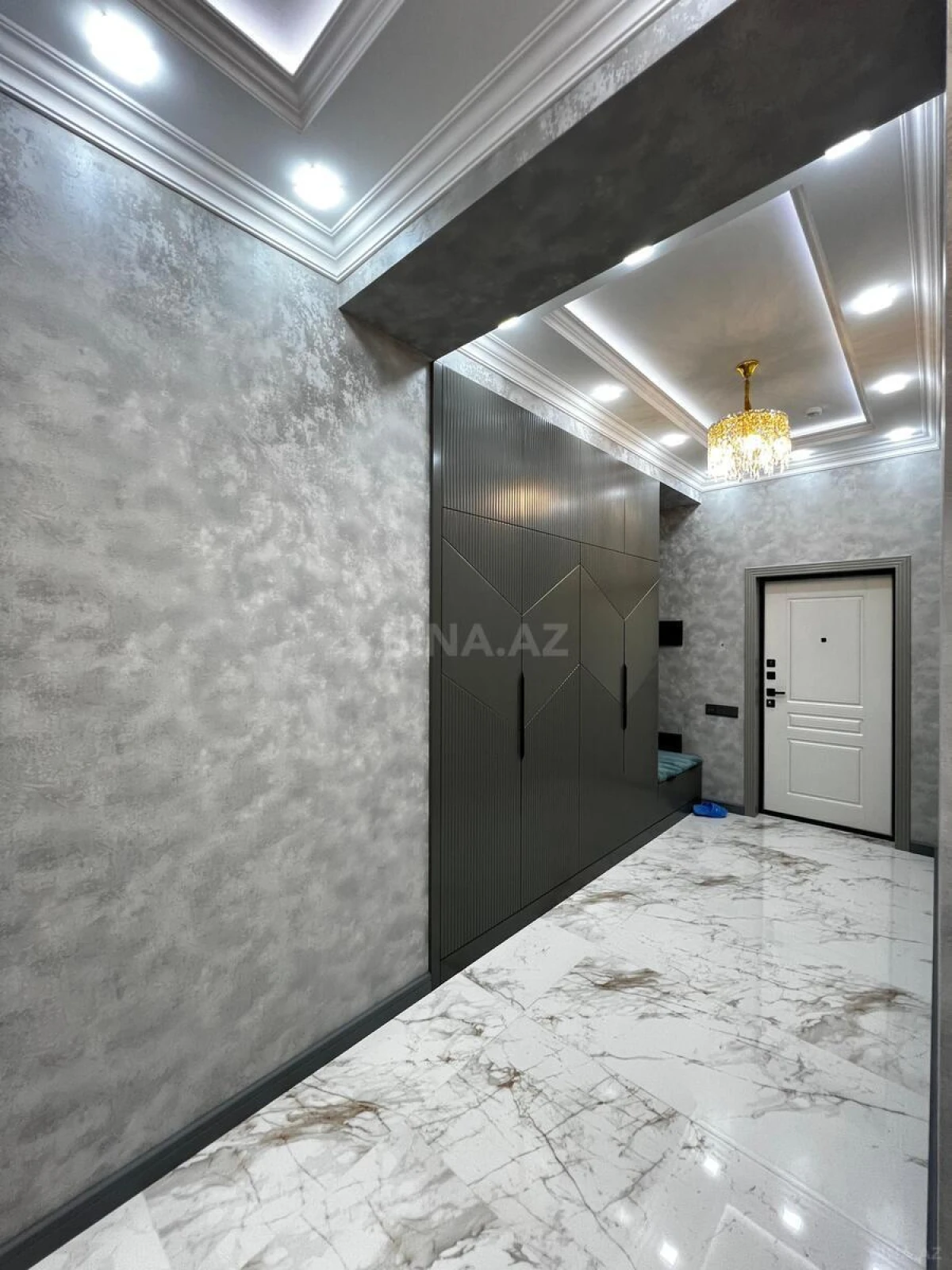 Satılır 3 otaqlı mənzil 125 m²