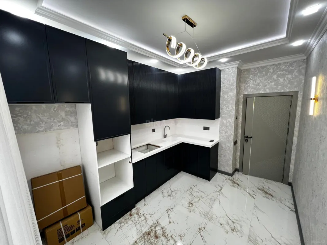 Satılır 3 otaqlı mənzil 125 m²