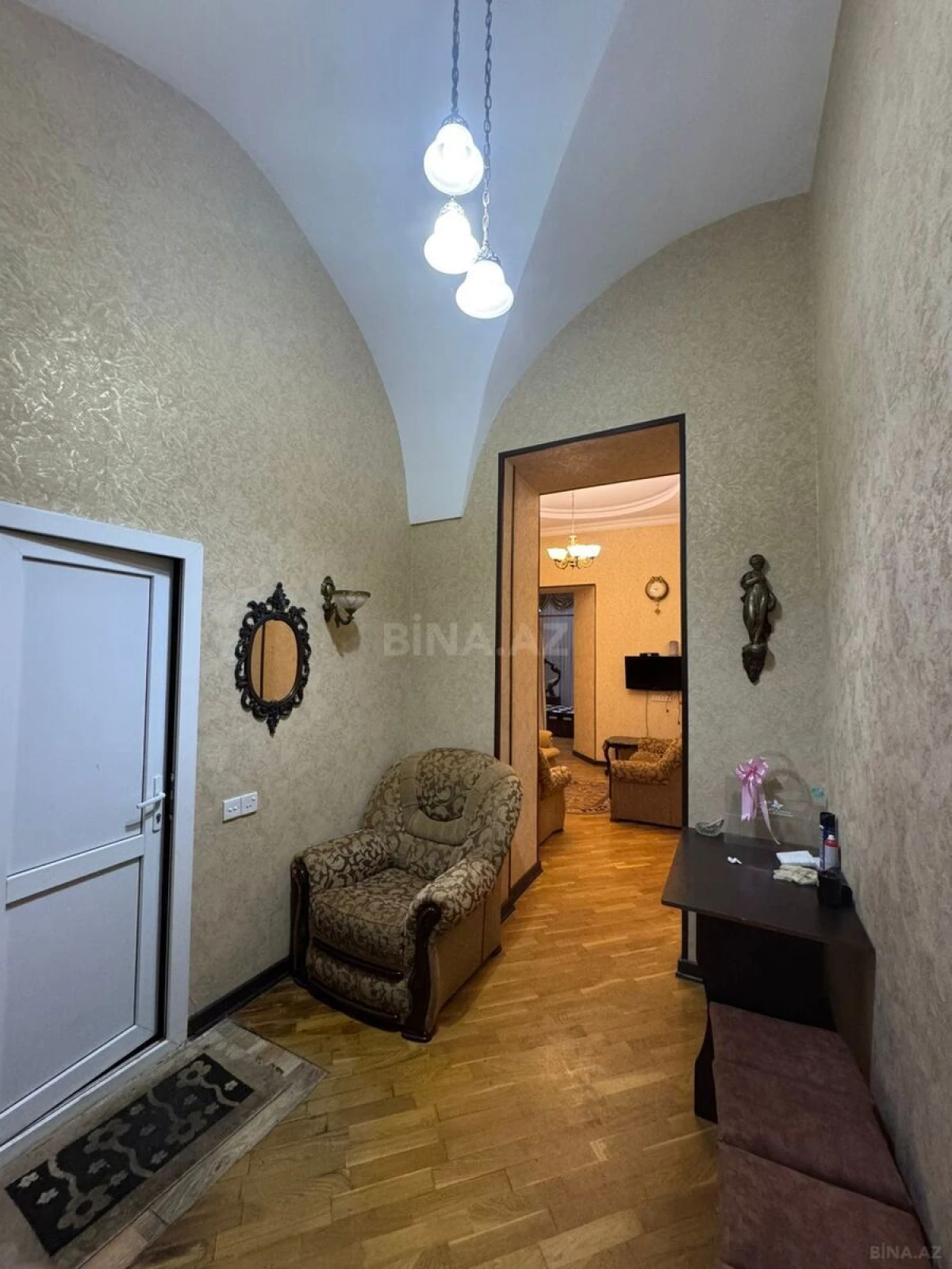 Kirayə verilir 2 otaqlı mənzil 60 m²