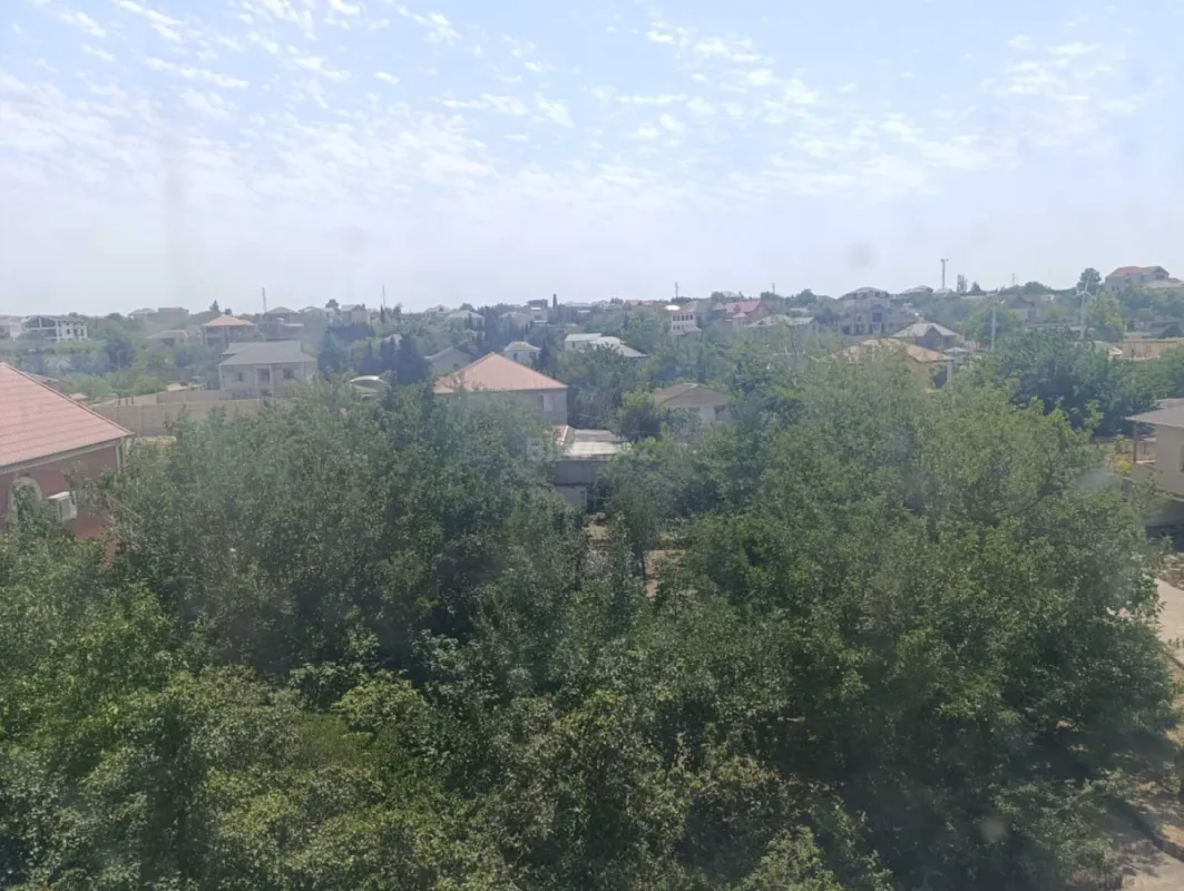 Satılır 14 otaqlı həyət evi 820 m²