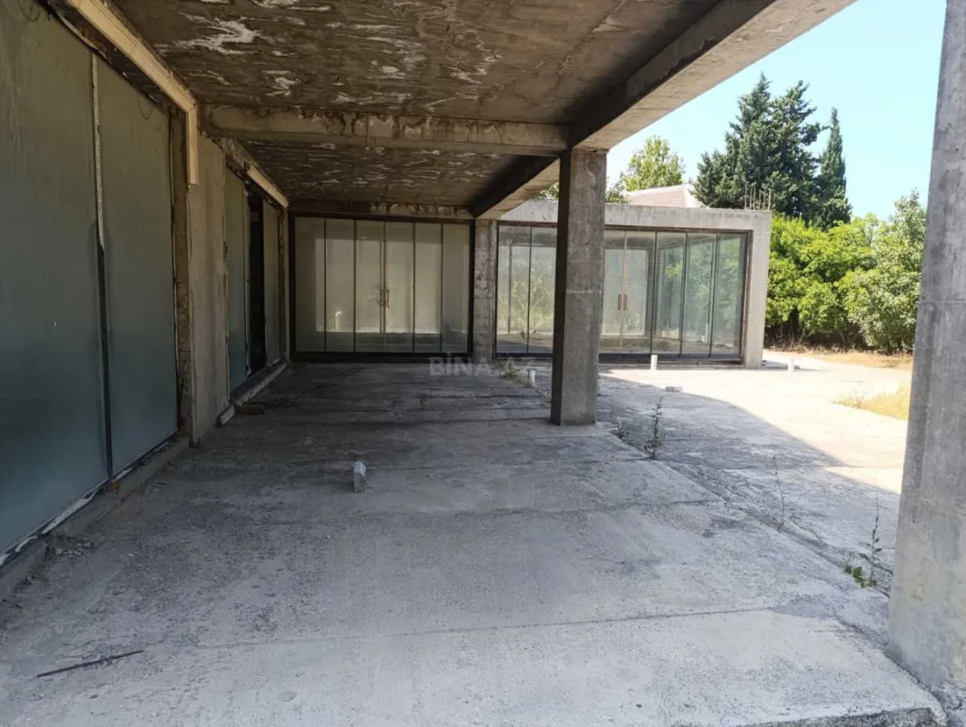 Satılır 14 otaqlı həyət evi 820 m²