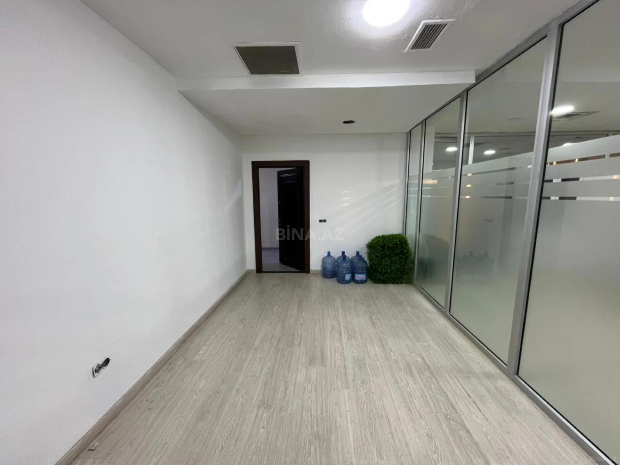 Kirayə verilir 5 otaqlı ofis 120 m²