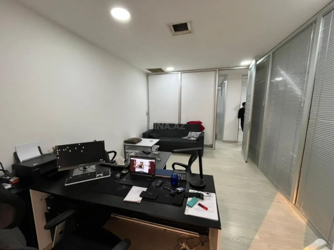 Kirayə verilir 5 otaqlı ofis 120 m²