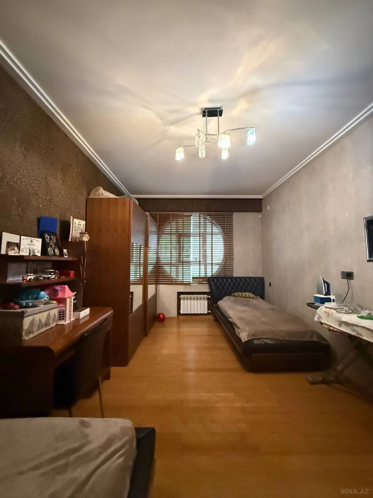Satılır 4 otaqlı mənzil 210 m²