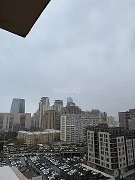 Satılır 4 otaqlı mənzil 210 m²