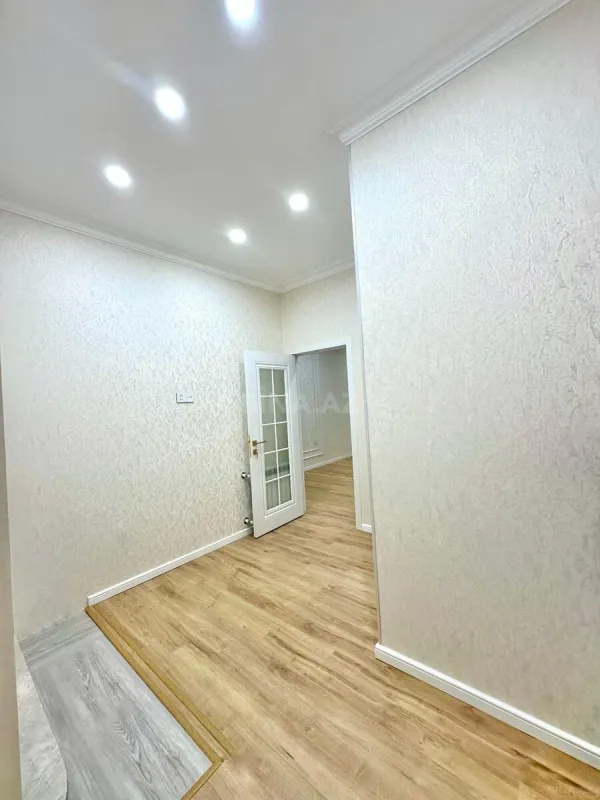 Satılır 3 otaqlı mənzil 105 m²