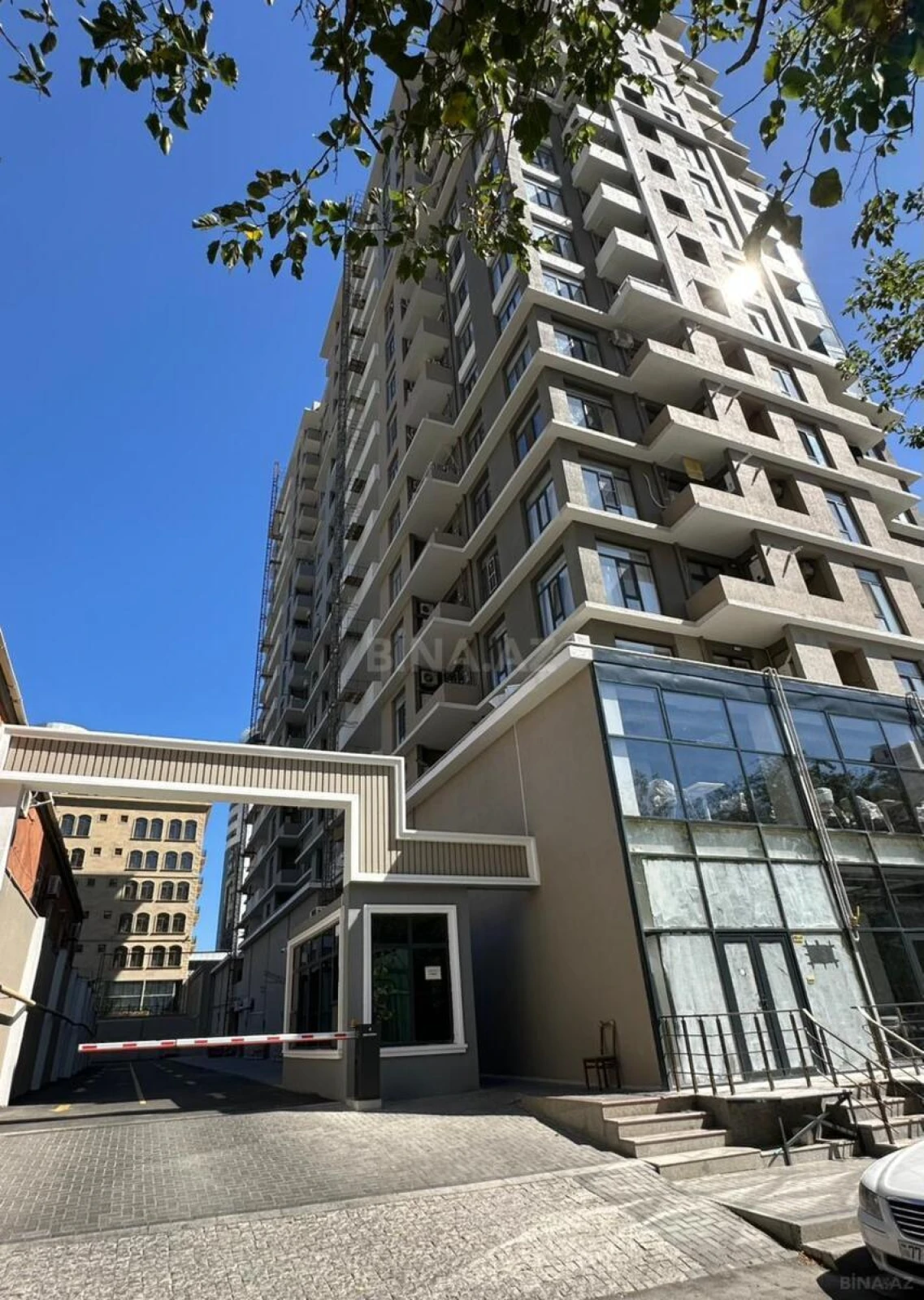Satılır 3 otaqlı mənzil 105 m²