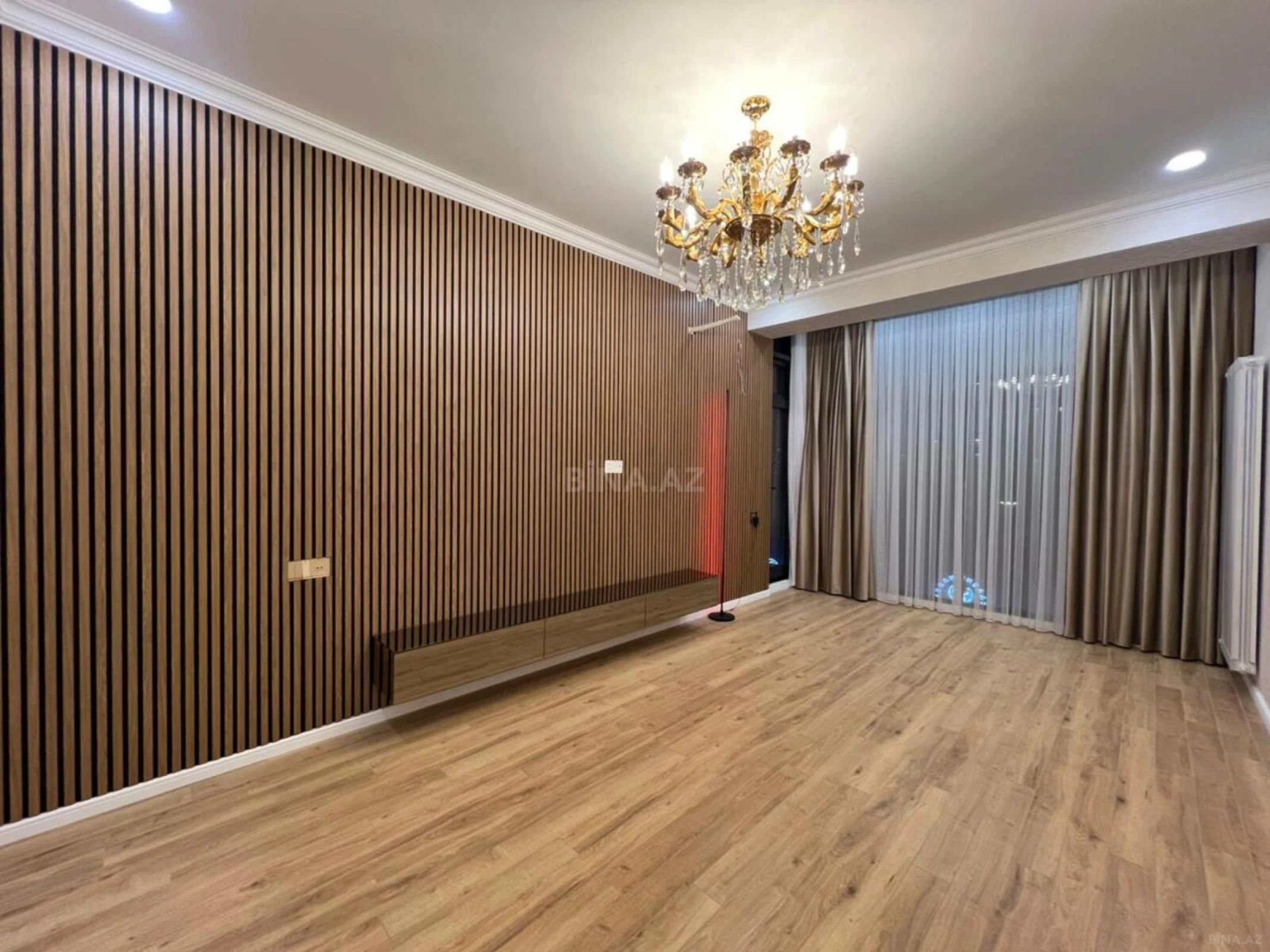 Satılır 3 otaqlı mənzil 105 m²