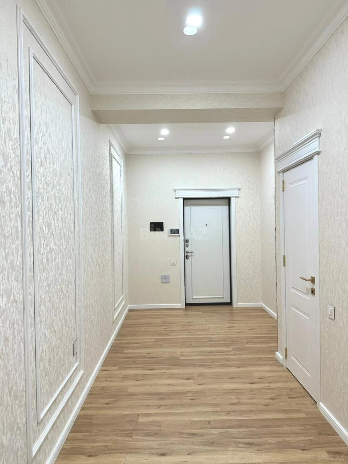 Satılır 3 otaqlı mənzil 105 m²