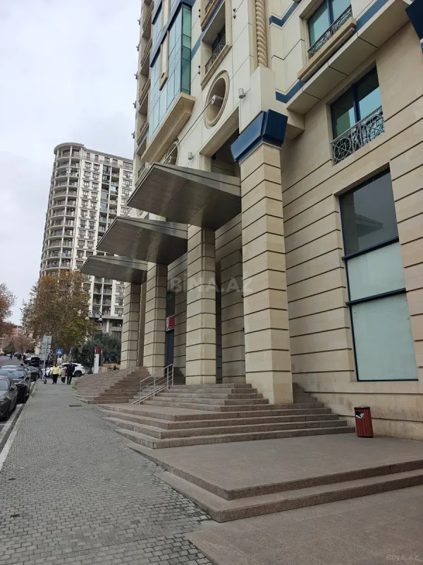 Kirayə verilir obyekt 340 m²