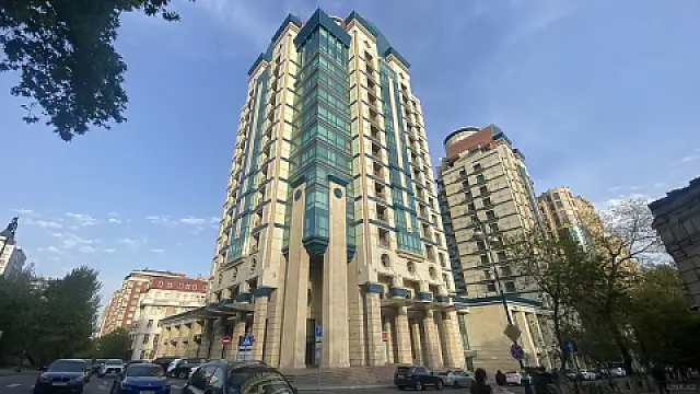 Kirayə verilir obyekt 340 m²