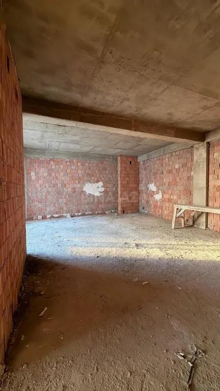 Satılır 3 otaqlı mənzil 102 m²