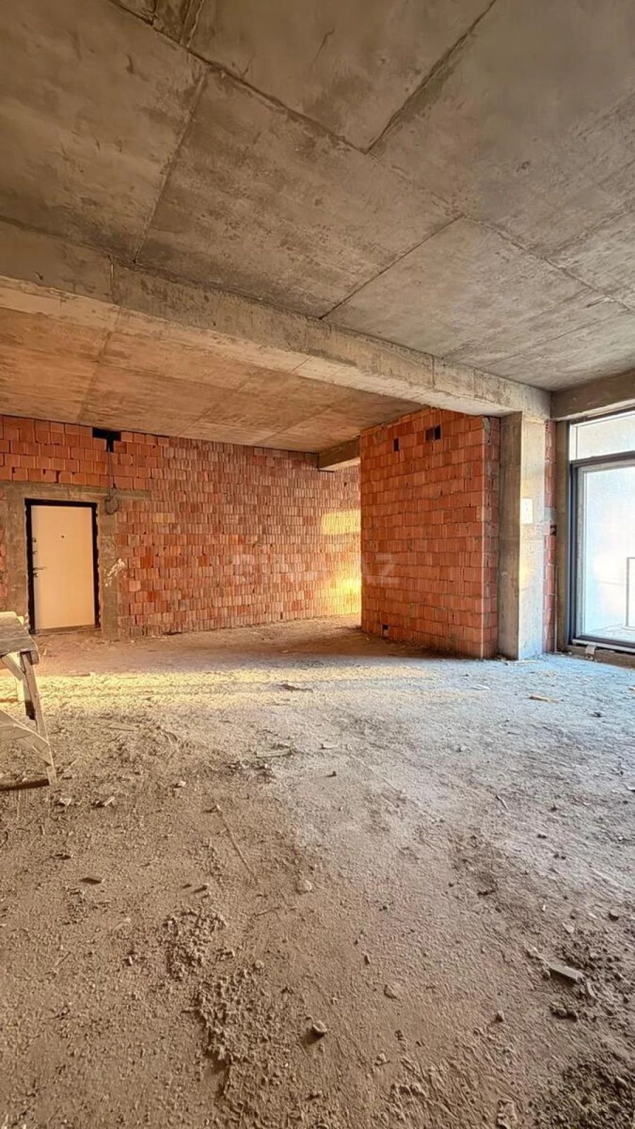 Satılır 3 otaqlı mənzil 102 m²